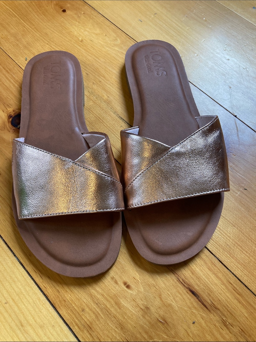 TOMS Women's Metallic Rose Slide Sandals size 7 brand new